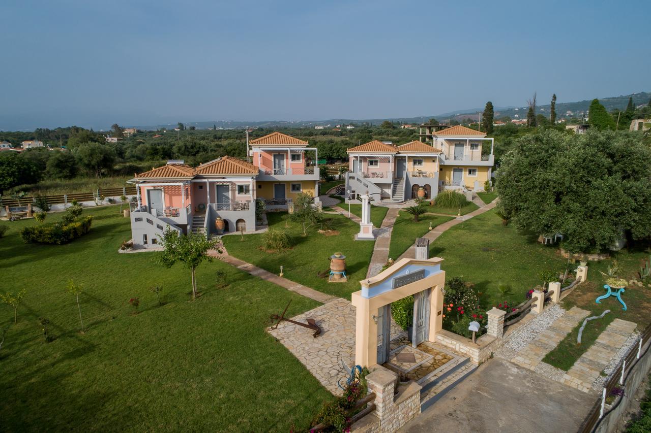 Ta Spitakia Tsarbopoulos 키파리씨아 외부 사진